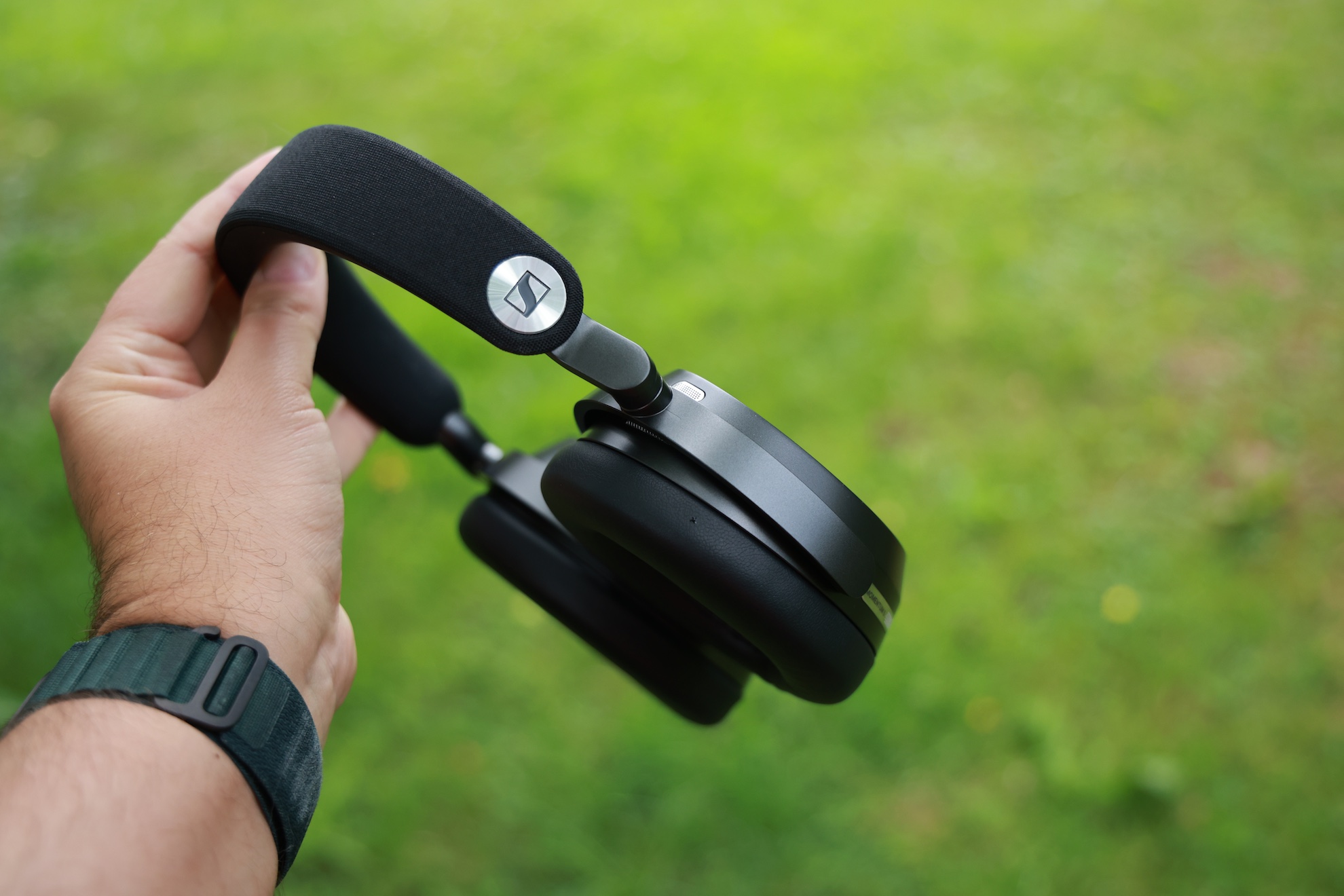 Sennheiser Momentum 5 Wireless - słuchawki całkiem na serio, ale z dużym luzem 81 Sennheiser Momentum 5 Wireless