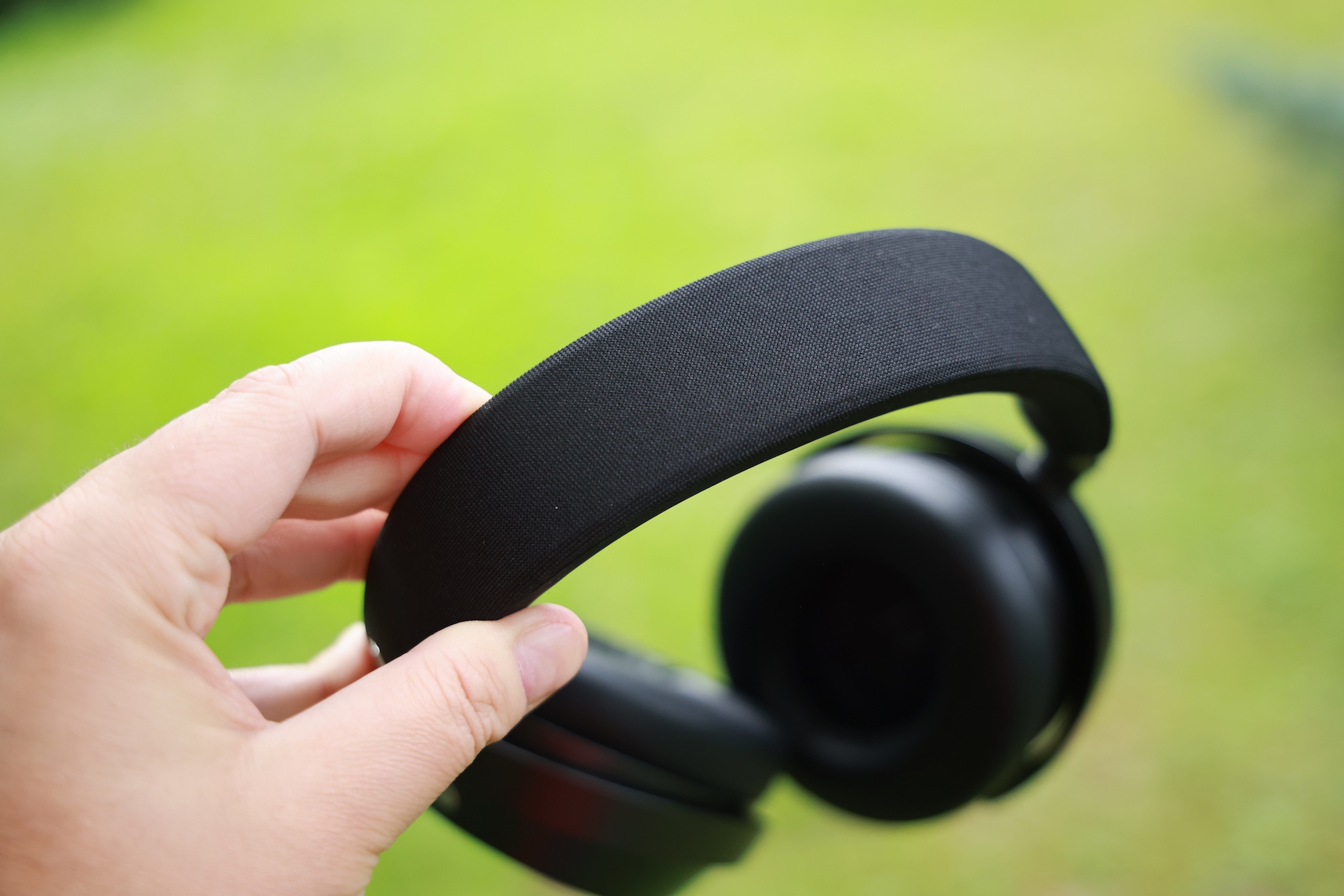 Sennheiser Momentum 5 Wireless - słuchawki całkiem na serio, ale z dużym luzem 79 Sennheiser Momentum 5 Wireless