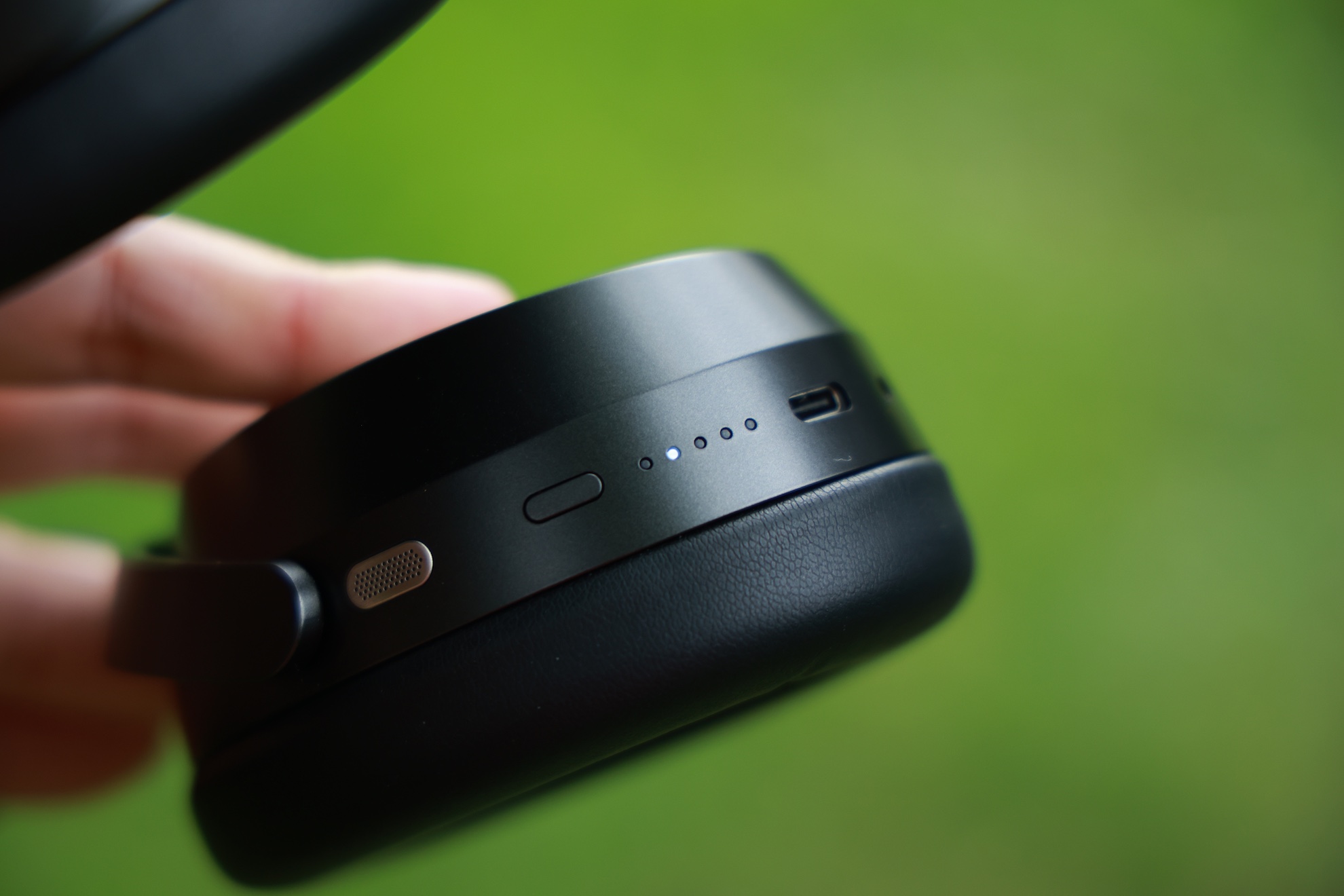 Sennheiser Momentum 5 Wireless - słuchawki całkiem na serio, ale z dużym luzem 51 Sennheiser Momentum 5 Wireless