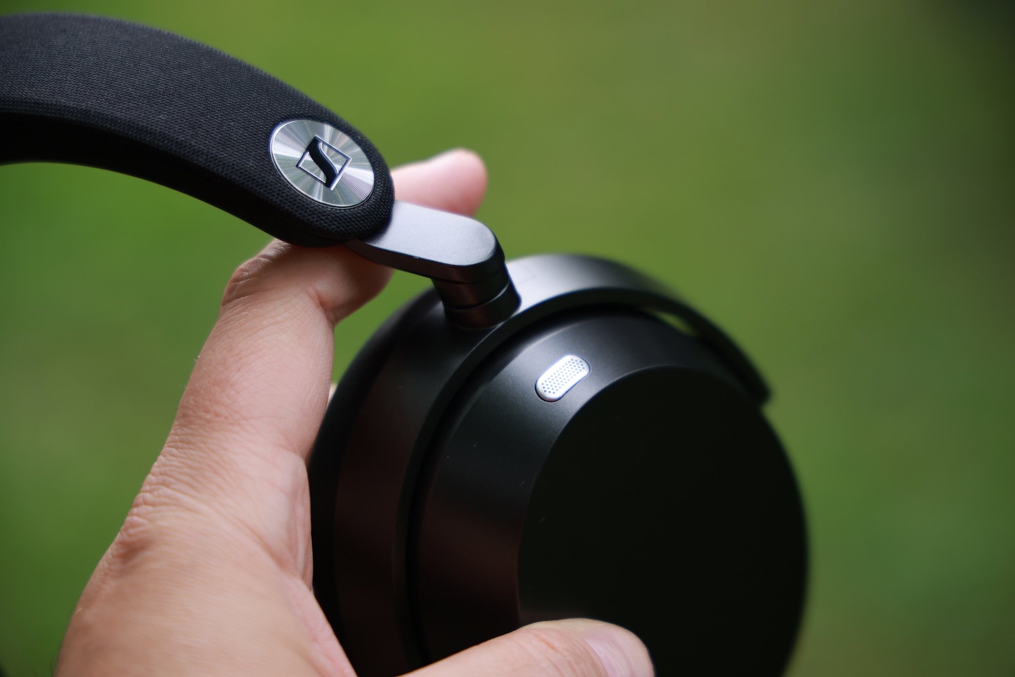 Sennheiser Momentum 5 Wireless - słuchawki całkiem na serio, ale z dużym luzem 77 Sennheiser Momentum 5 Wireless