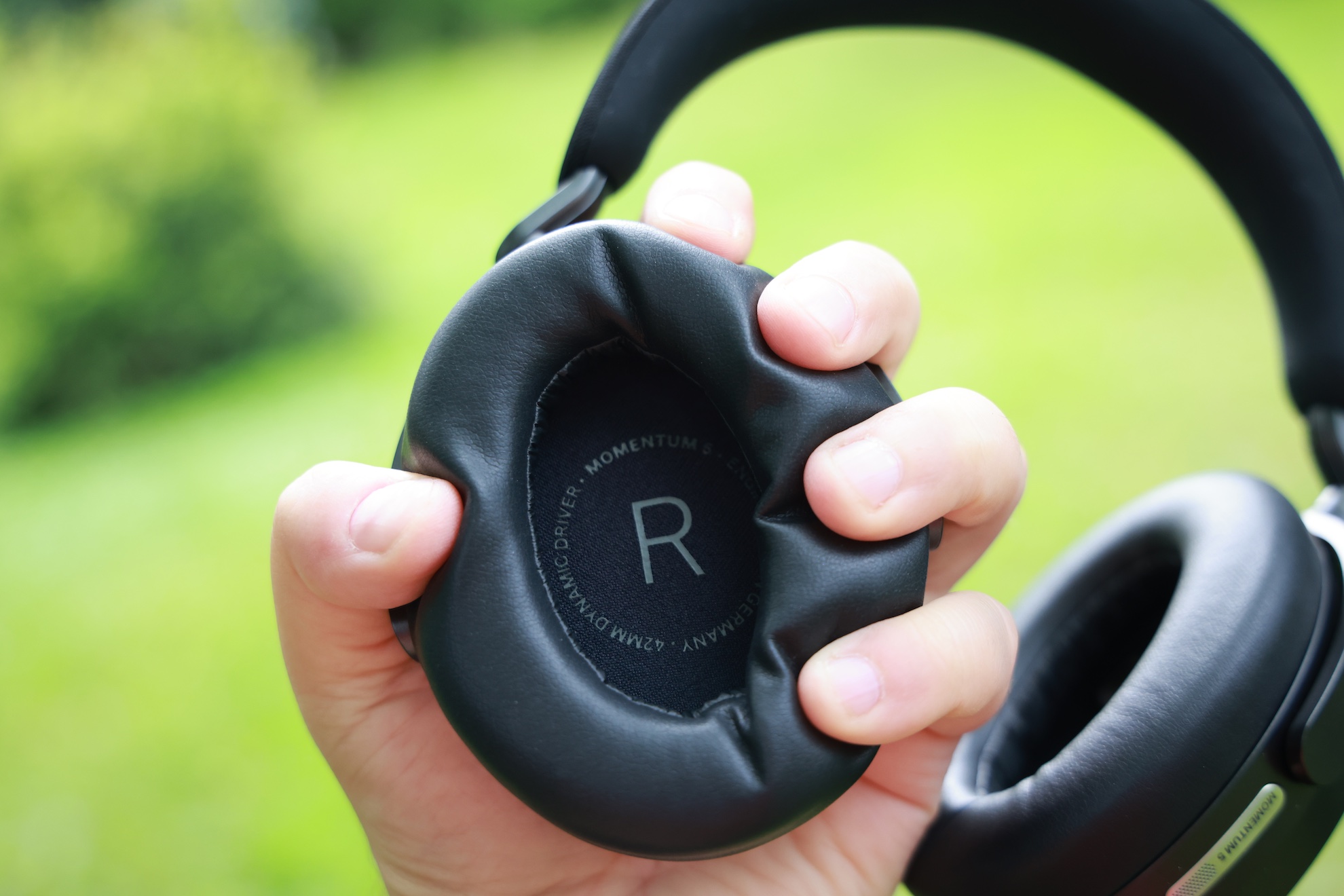 Sennheiser Momentum 5 Wireless - słuchawki całkiem na serio, ale z dużym luzem 76 Sennheiser Momentum 5 Wireless