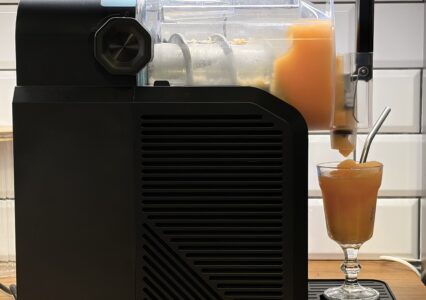 Polubisz gorące lato. Zmrożone napoje z Seeger SuperSlush nie mają sobie równych