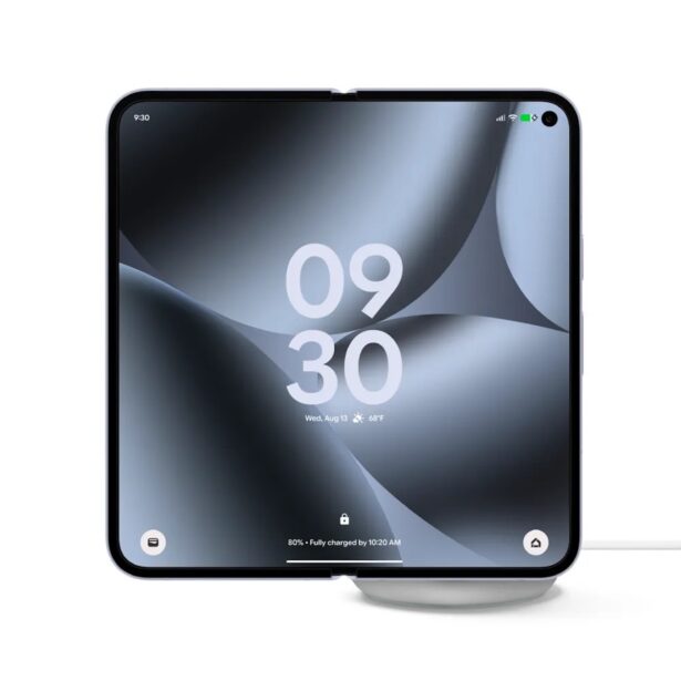 Nadchodzący Google Pixel 11 Pro Fold wycieka na zdjęciach. Kolor nie zaskakuje