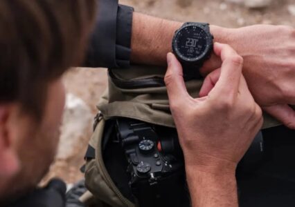 Suunto Core 2 już oficjalnie. Kultowy model  stał się bardziej smart