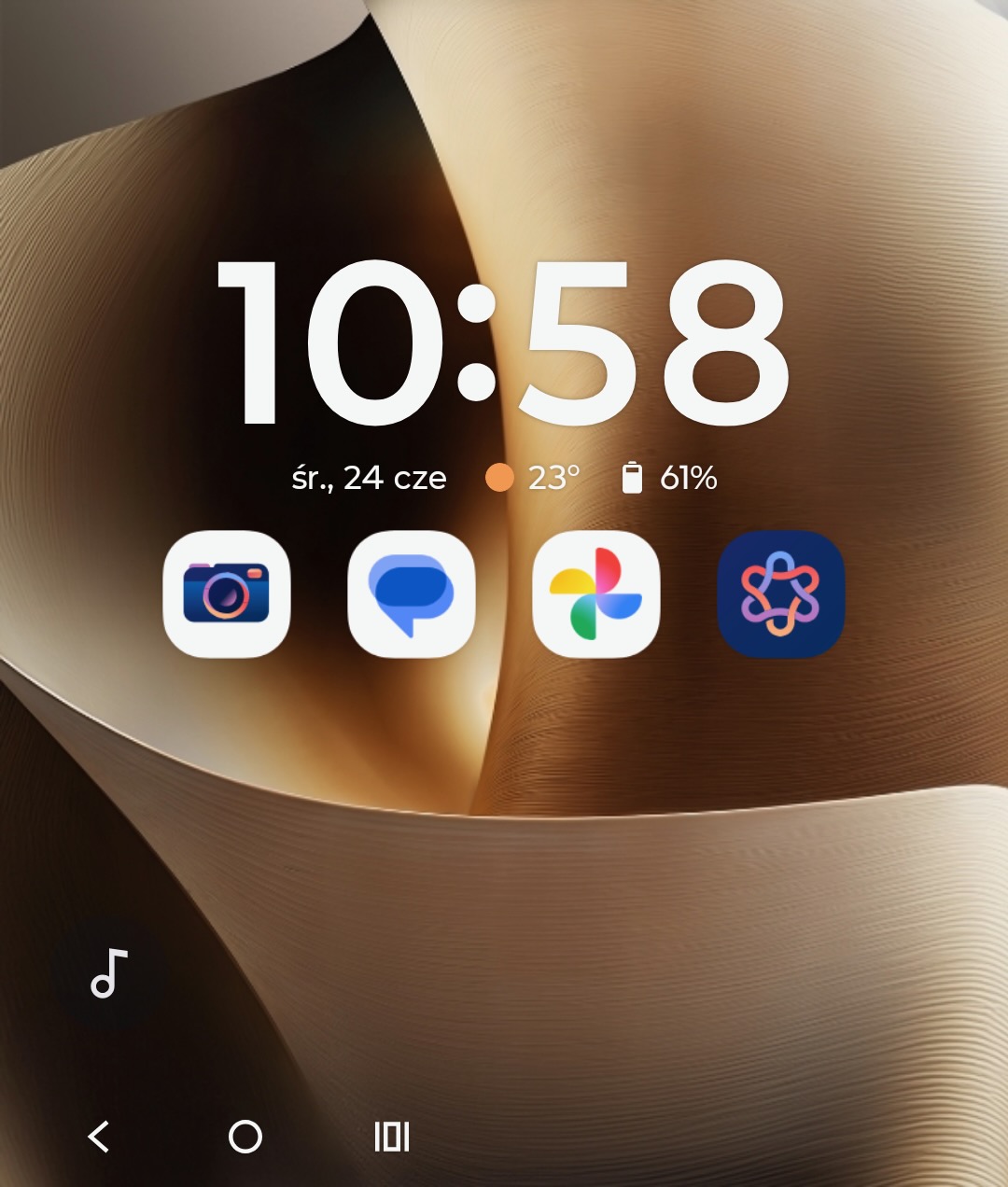 To powinna być klapka idealna. Recenzja Motoroli razr 70 ultra 76 Screenshot 20260624 105815 Aplikacja uruchamiajaca wyswietlacz pomocniczy