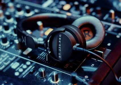Zadebiutowały Beyerdynamic DT 275 PRO — to słuchawki dla zawodowców w niezłej cenie