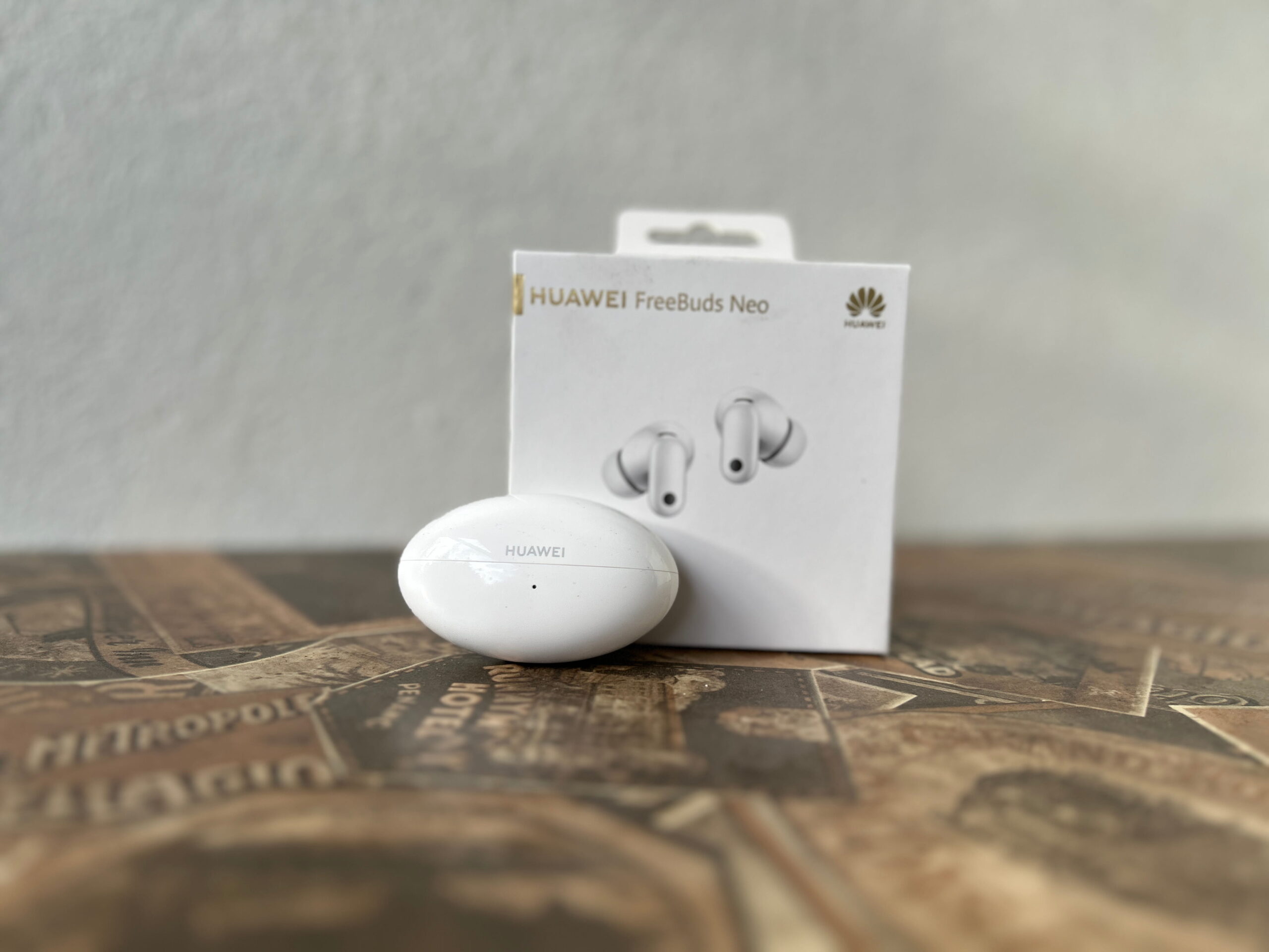 HUAWEI FreeBuds Neo HUAWEI FreeBuds Neo