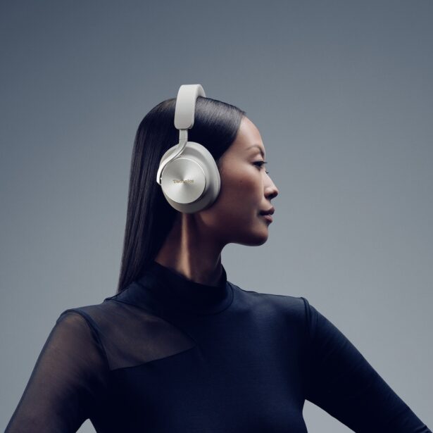 Poprostu Bose Noise Cancelling — gdy chcesz słuchawek przewodowych ale z ANC 25 Debiutują Technics EAH-A1000. To flagowy produkt legendy audio, który mam już na uszach