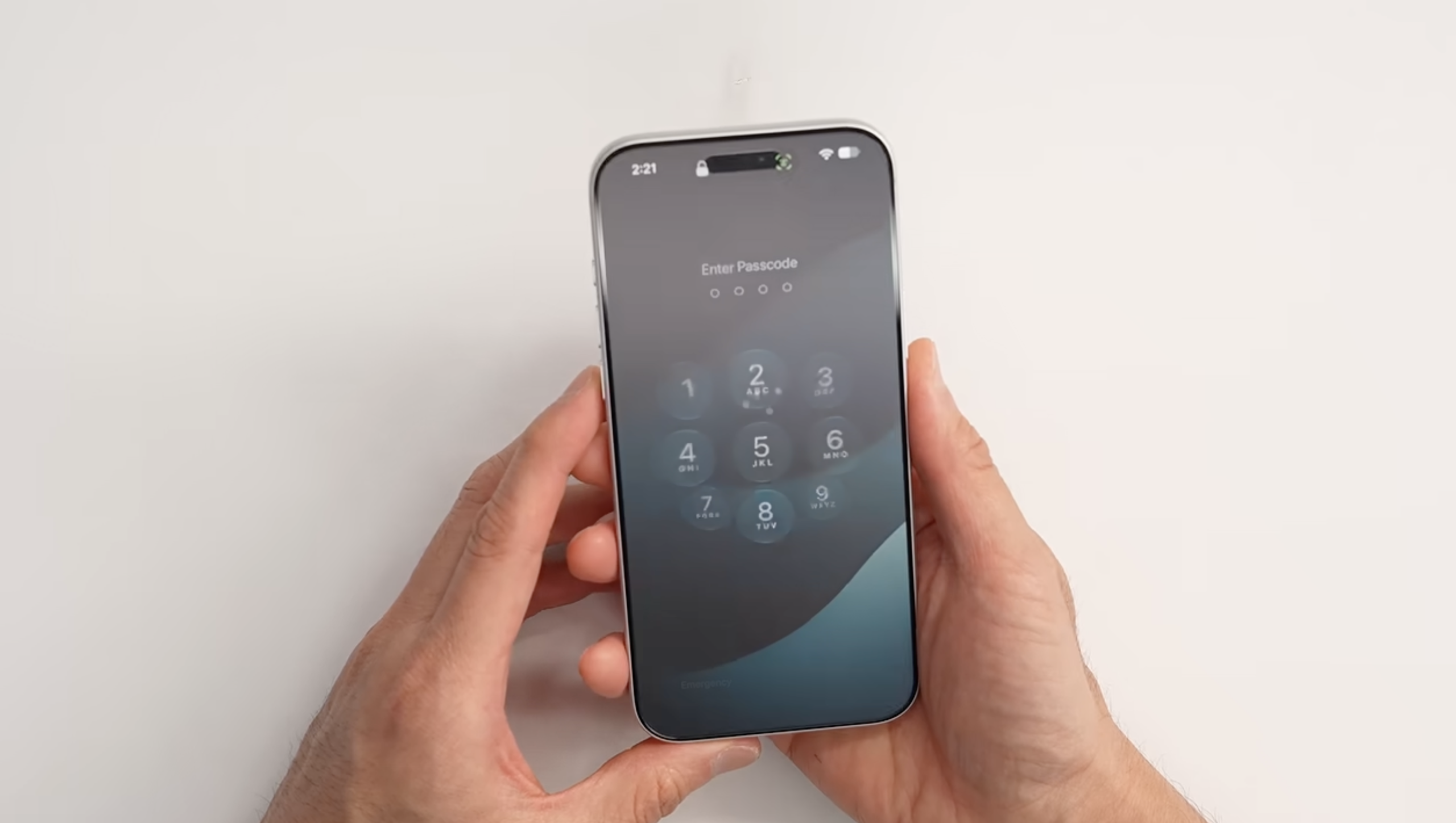iPhone 18 Pro Face ID problem Dave2D przykład