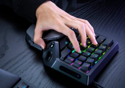 Razer Tartarus V2 Pro to ciekawa premiera dla fanów gier MMO i FPS. Keypad już w sklepach