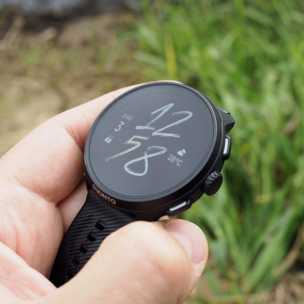 Suunto szykuje konkurenta dla WHOOP i Garmin CIRQA. Właśnie wyciekły zdjęcia 7 Suunto Run 2 nie zadowoli wszystkich, ale sportowcy powinni być zachwyceni