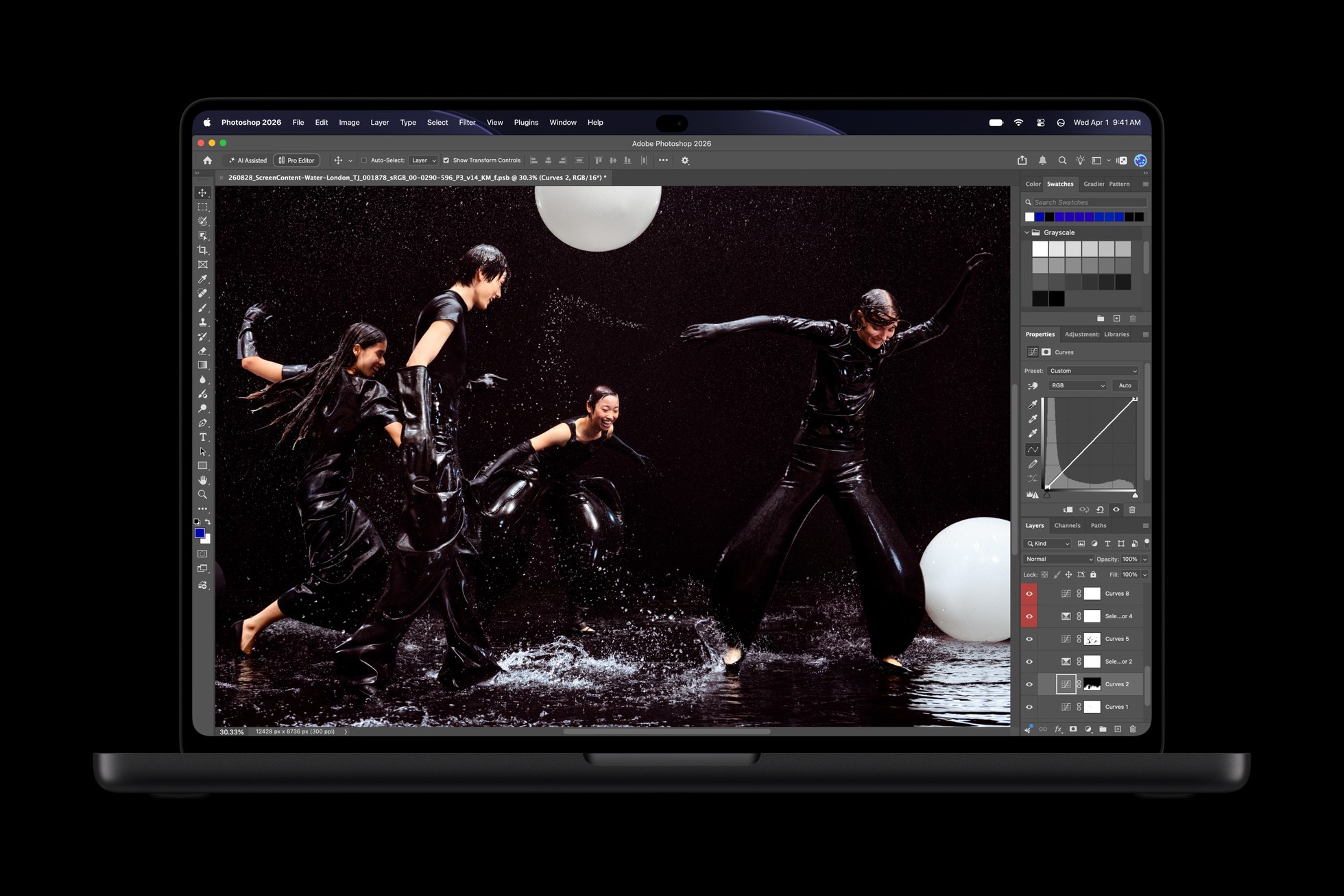 Powrót świecącego jabłka i pierwszy dotykowy ekran PROLED XDR — to właśnie topowy MacBook Pro 15 MacBooka Pro z wyświetlaczem PROLED XDR