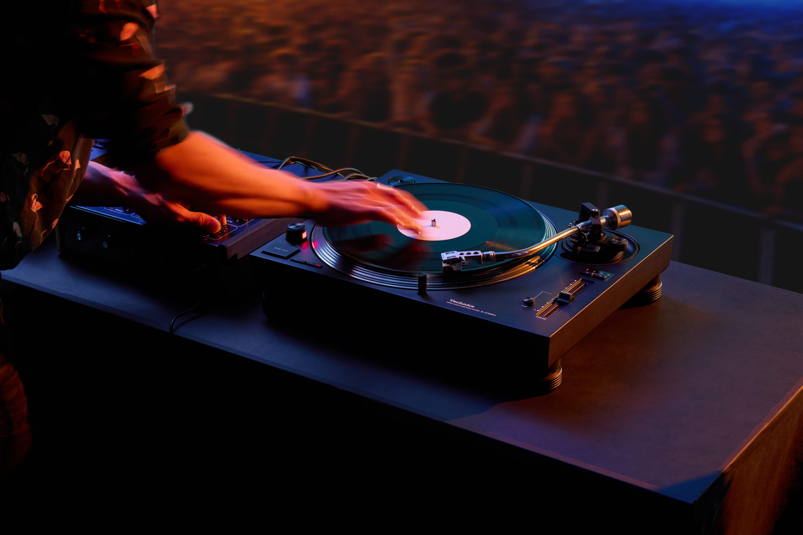 Technics zaprezentował SL-1210MKX